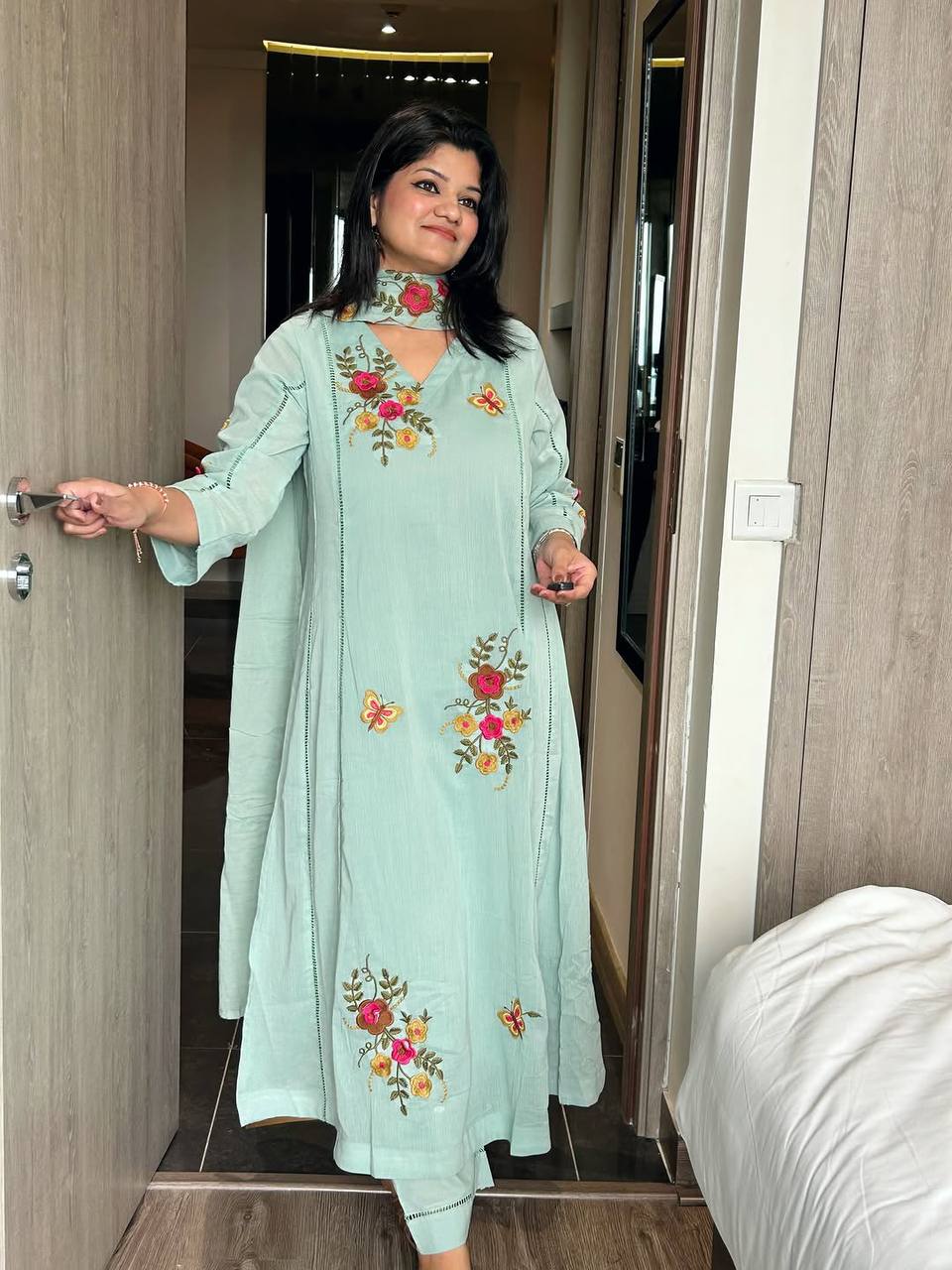 Mint Green Chinon Embroidered Kurta Pant Set, view 2