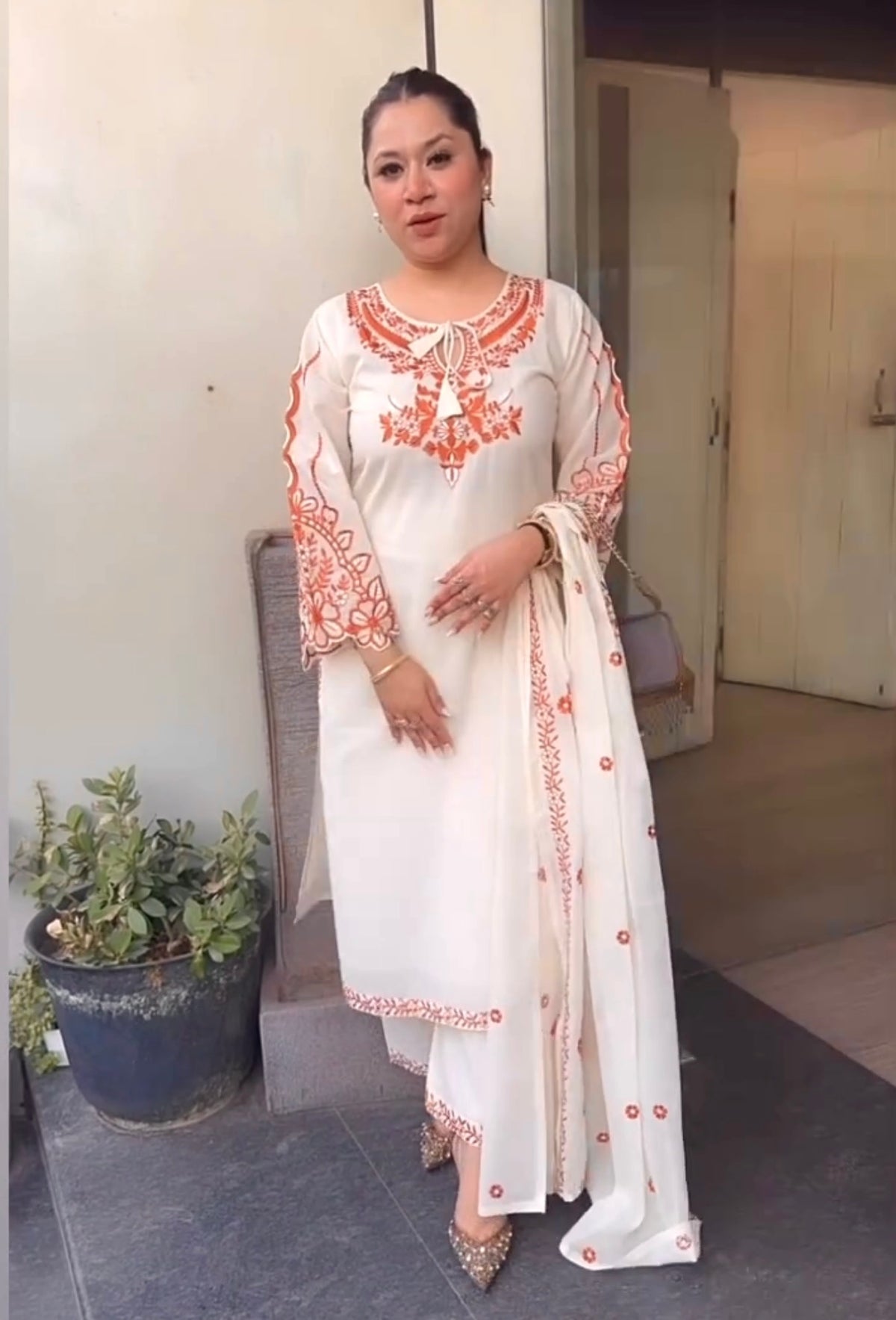 Off-White Roman Silk Kurta Set with Dupatta, view 2
