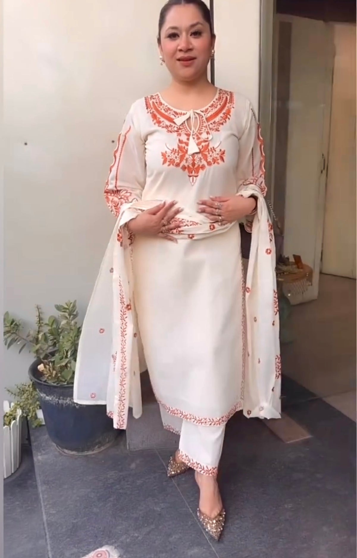 Off-White Roman Silk Kurta Set with Dupatta, view 3