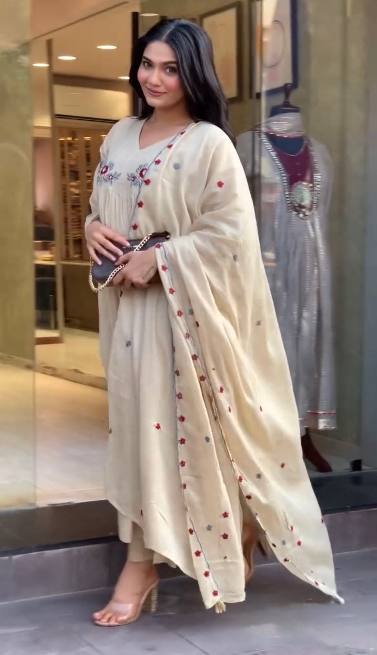 Cream Mul Roman Kurta Pant Set, view 3