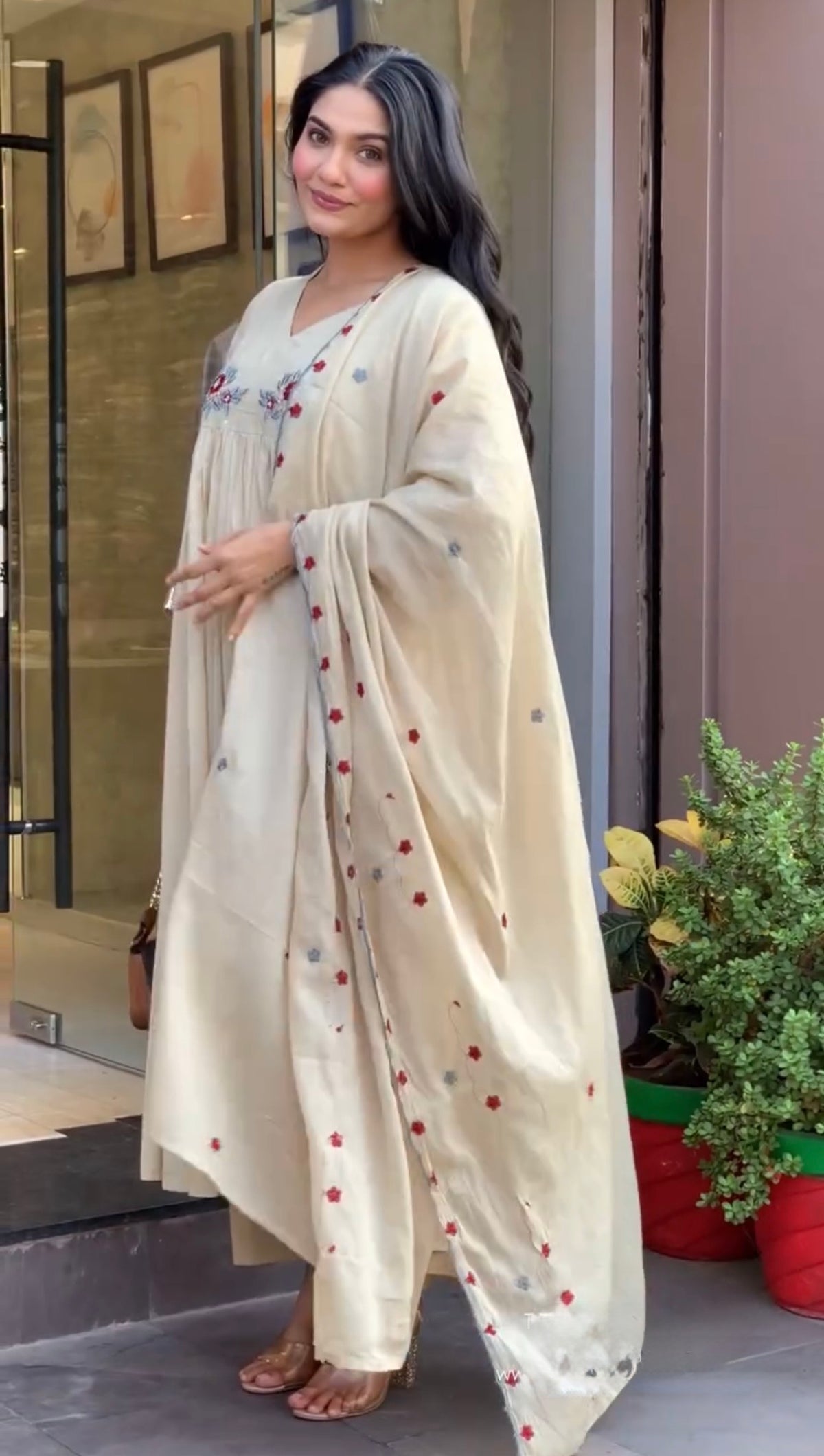 Cream Mul Roman Kurta Pant Set, view 4