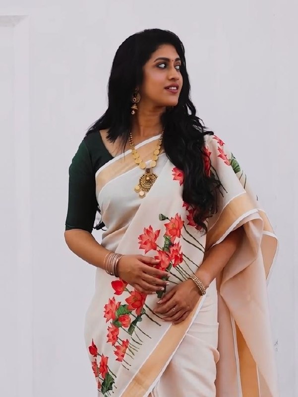 Off-White Linen Lotus Print Saree with Cutwork Border, view 3