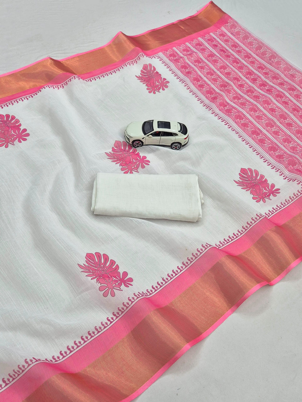 Off-White and Pink Kerala Linen Saree, view 2