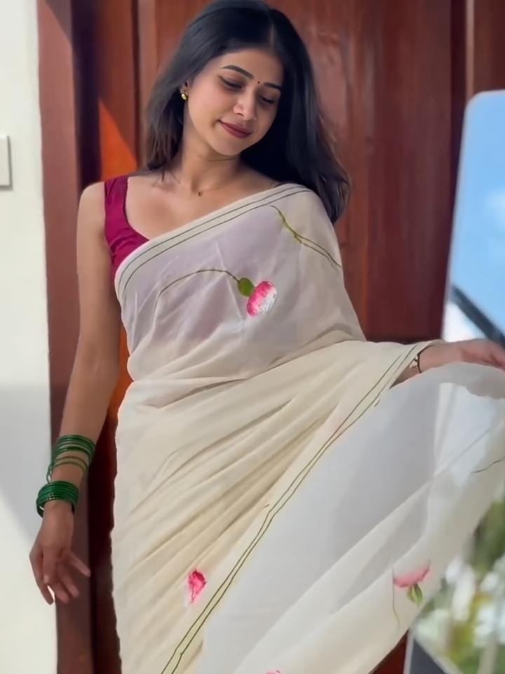 Off-White Kerala Linen Lotus Print Saree