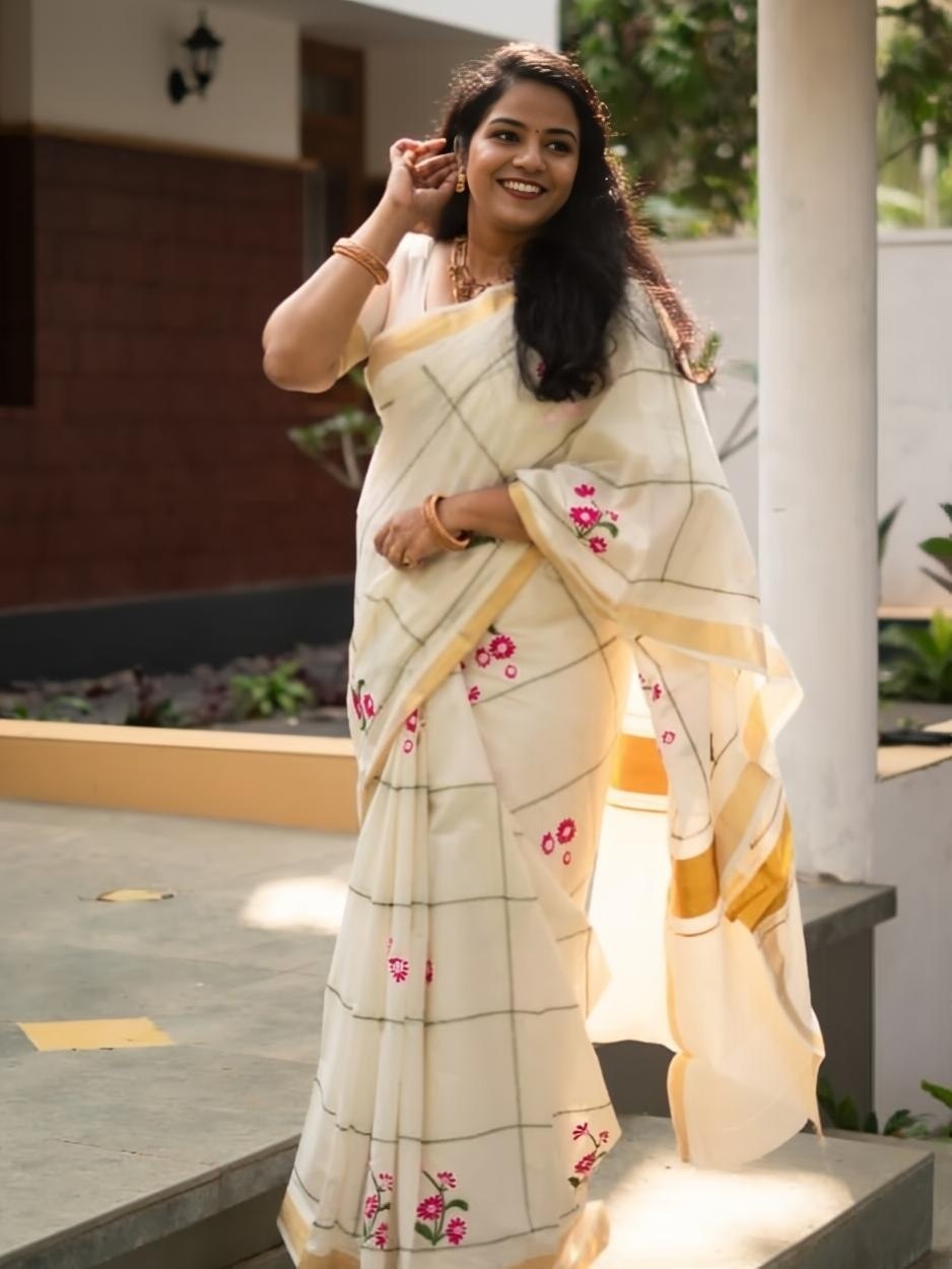 Off-White Linen Floral Checks Saree with Zari Border, view 2