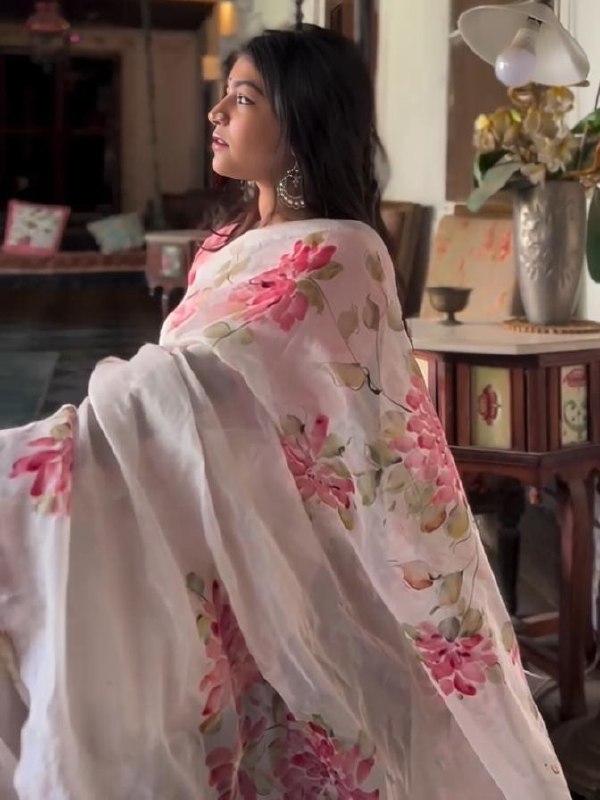 Off-White and Pink Linen Floral Saree with Zari Border, view 4