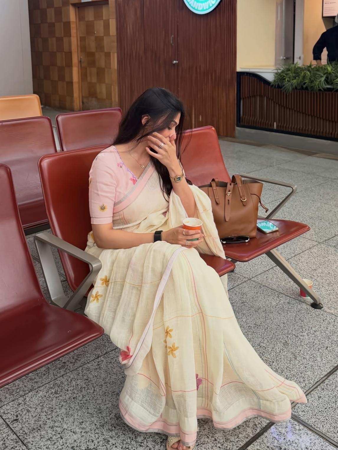 Off-White and Peach Linen Floral Saree with Zari Border, view 4