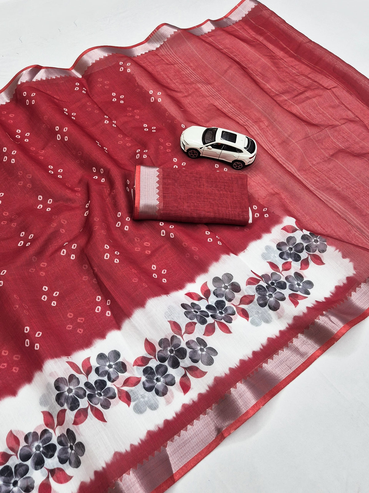 Maroon Linen Floral Border Saree, view 2