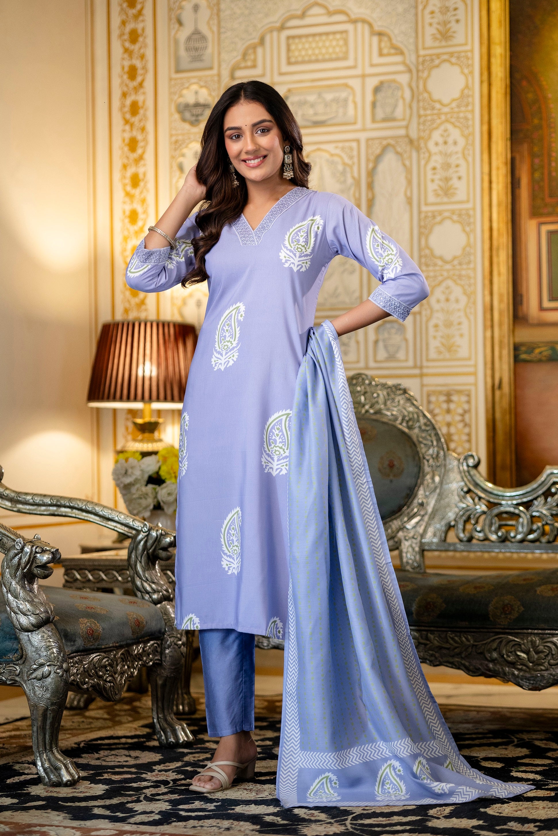 Light Lavender Ethnic Outfit Featuring a Kurta With White Paisley Print