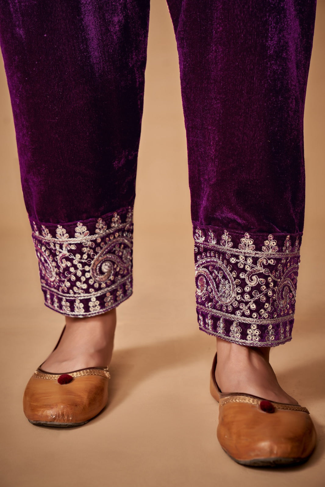 Purple Velvet Zari Embroidered Straight Kurta Set With Straight Bottom