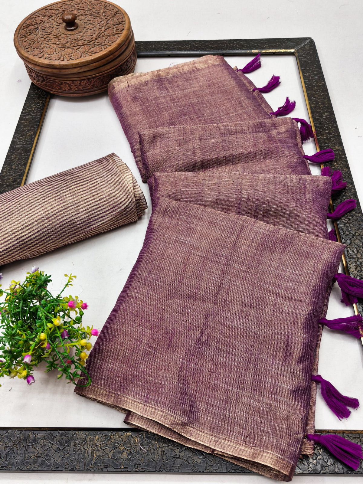 Mauve Linen Tissue Jacquard Saree, view 2