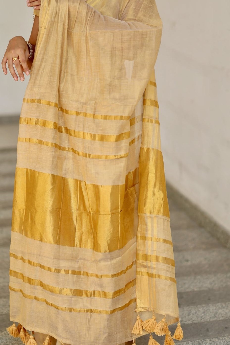 Beige Gold Mysore Silk Linen Jacquard Saree, view 4