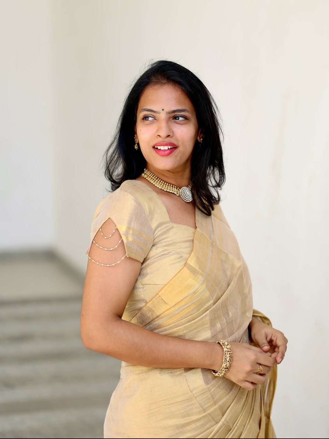 Beige Gold Mysore Silk Linen Jacquard Saree, view 5