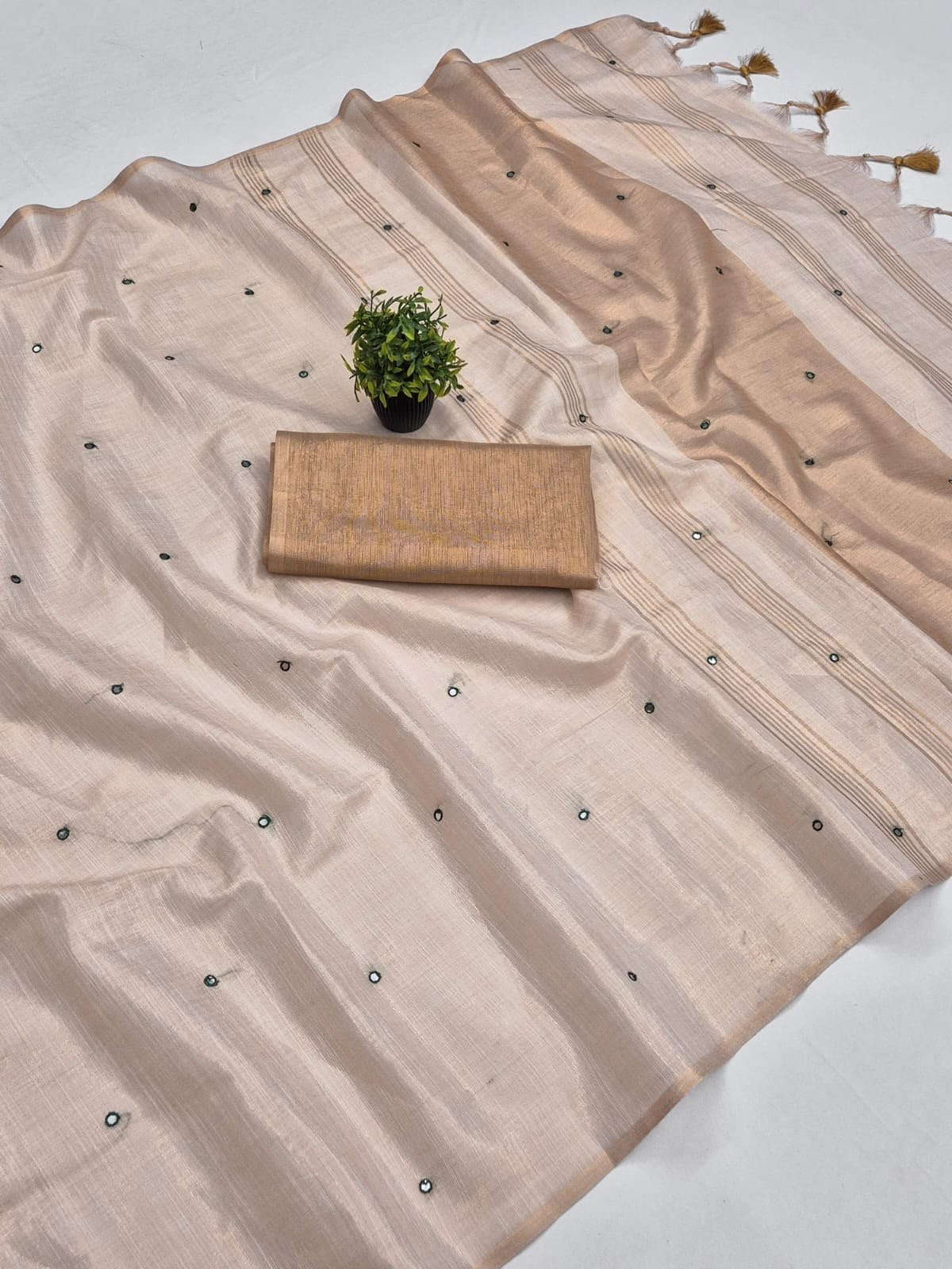 Gold Mysore Silk Linen Mirror Work Saree, view 2