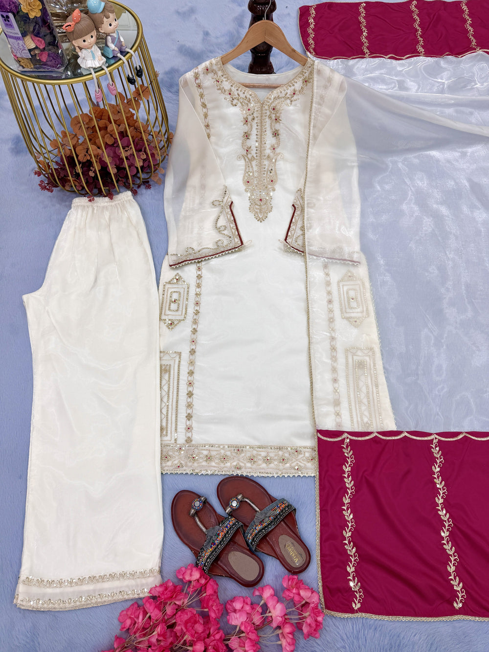 Off-White Jimmy Choo Kurta Set with Contrast Dupatta, view 2